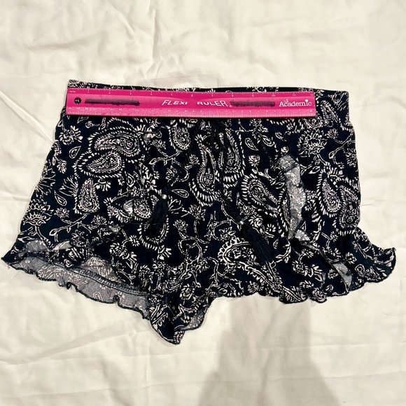 MUDD BRAND BLACK PAISLEY COMFY SHORTS SIZE S - Picture 3 of 4